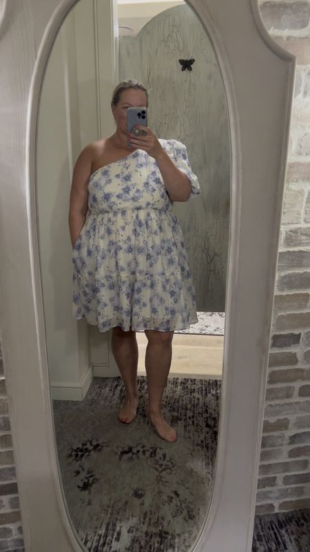 This dress under $15!!! Snag it quick! Lots of other cute blue and white dresses Iinked and some of those are also on sale 

Plus size dress 
Dresses on sale 
Clearance finds 
Plus size outfit 
Summer dress 


#LTKOver40 #LTKSaleAlert #LTKPlusSize