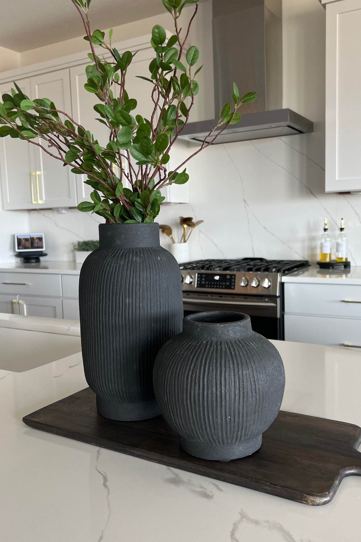 Modern spring home decor refresh.


#LTKstyletip #LTKhome #LTKfindsunder50