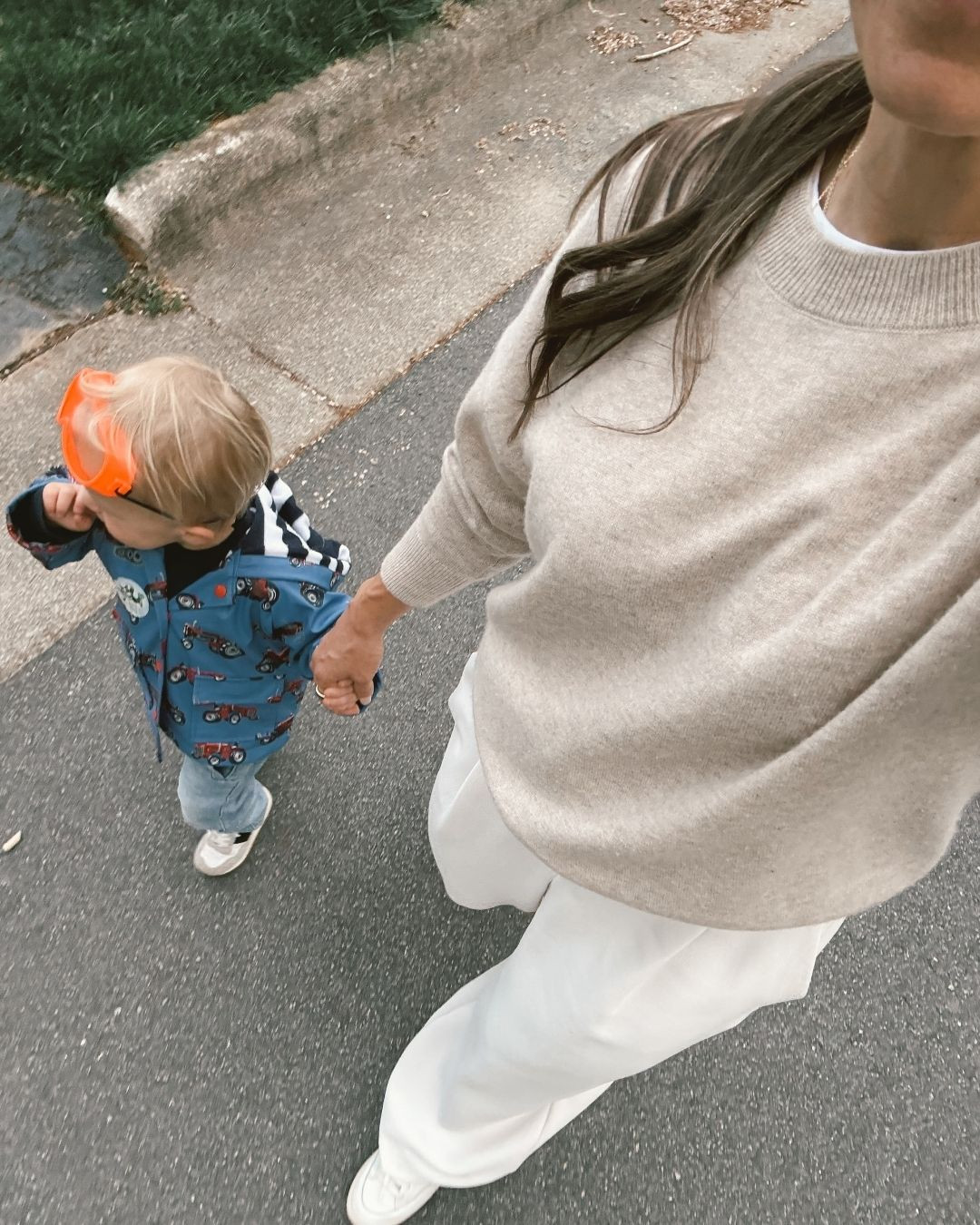 Just out here juggling motherhood, work, and everything in-between 🤍 swipe for some sneak peaks from this week's photo shoot 

 #LTKdayinmylife #LTKootd #LTKmomlife