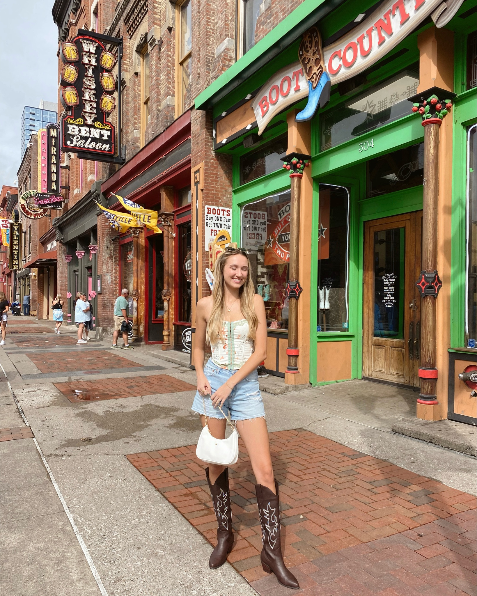 top: size US 4
boots: size 9 (sized up .5)

nashville outfit, country concert outfit, festival ootd, nashville broadway

#LTKFestival #LTKTravel #LTKStyleTip