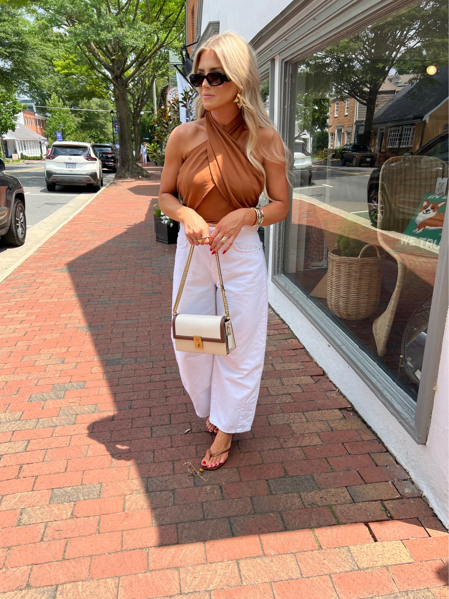 White denim for summer >>> I was obsessed with these barrel style jeans from Zara last summer. I wore them nonstop! They sold out BUT they have a new and improved version and they are called “balloon style” and honestly they are even better. Grab before they sell out! I get my usual size 27.

#LTKSeasonal #LTKFindsUnder100 #LTKStyleTip