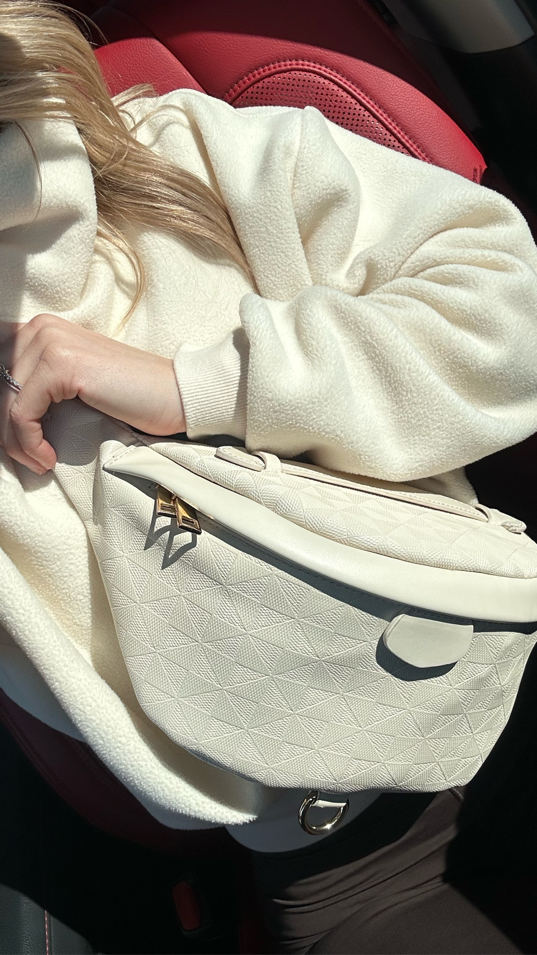 One of my most-used Amazon finds 🤍 I have had this crossbody for 2–3 years and it’s still in amazing shape!! 

Under $25, fits all the essentials (& more) and goes with everything! 


#amazonfinds #amazonfashion #affordablefashion
#crossbodybag #neutralstyle #everydaybag #travelbag #amazonaccessories #neutralbag 


#LTKdayinmylife #LTKootd