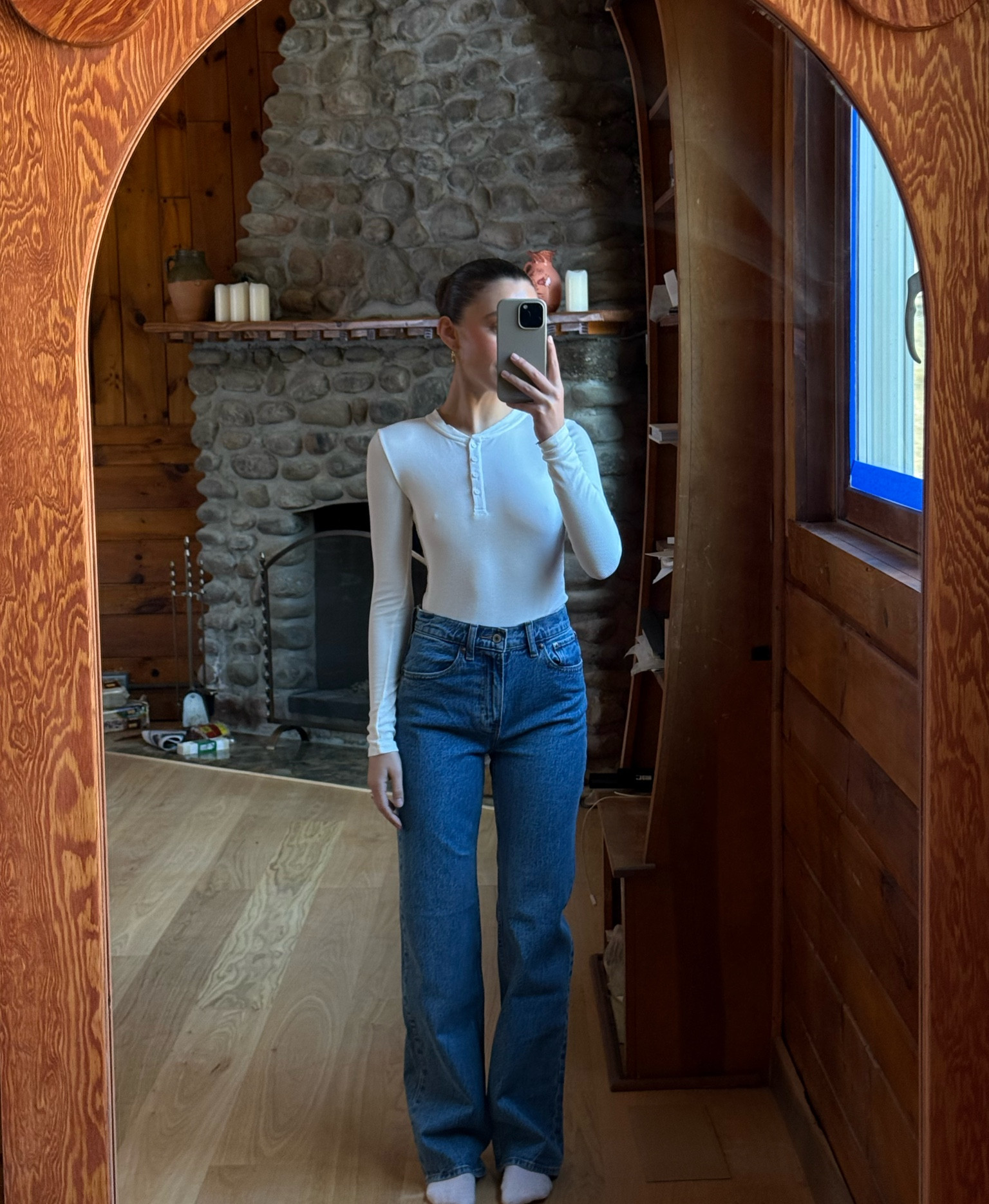 I love these 90s high rise relaxed jeans from @abercrombie #AbercrombiePartner