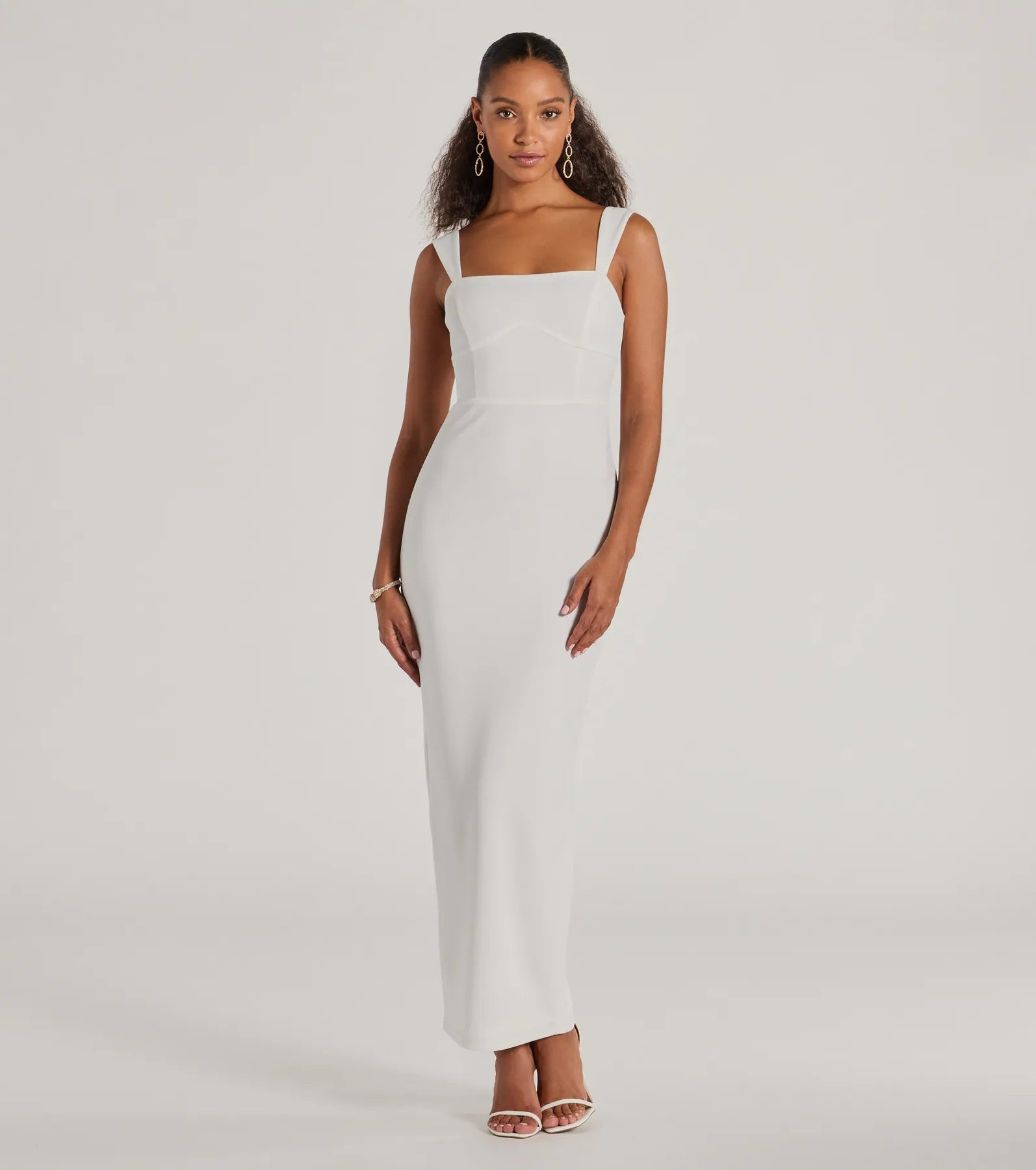 Monae Sleeveless Slim Long Crepe Formal Dress | Windsor Stores