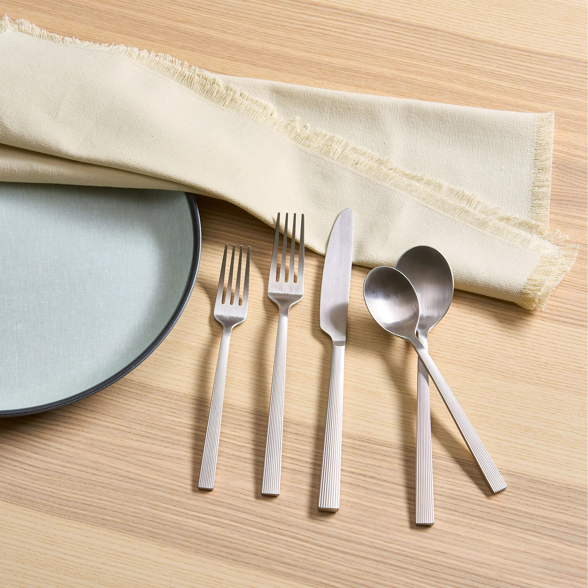 Better Homes & Gardens River 20-Piece Satin Stainless Steel Flatware Set (Service for 4) | Walmart (US)