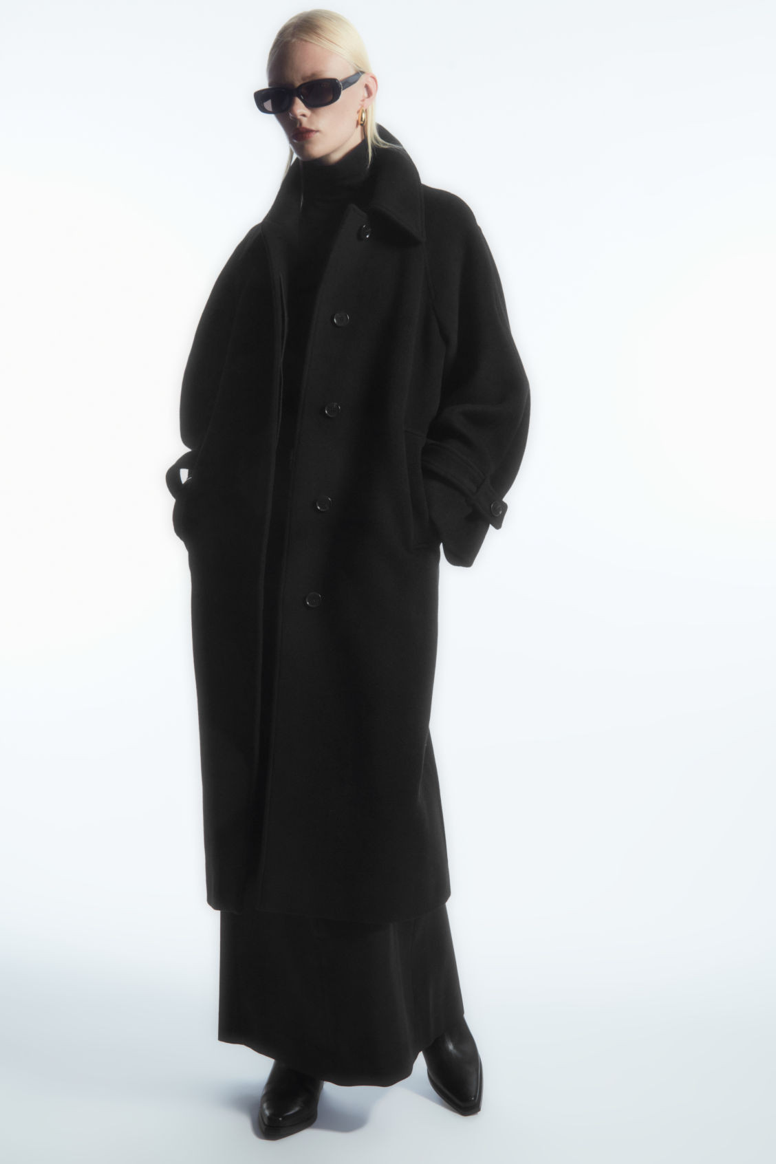 OVERSIZED ROUNDED WOOL COAT | COS UK