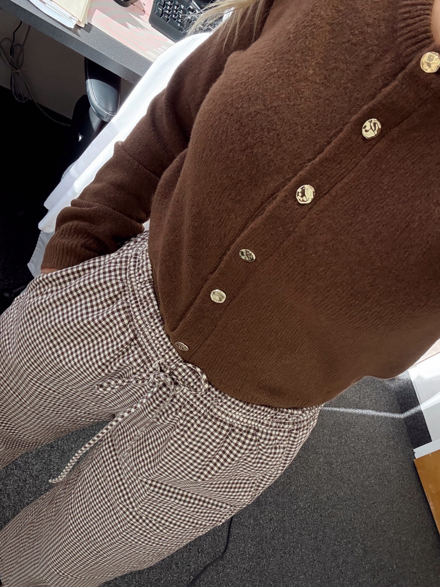 Work outfit🤎

This cardigan is so soft/cozy😌

#abercrombie #workoutfit #workwear #officeoutfit #cardigann

#LTKWorkwear #LTKSeasonal #LTKootd