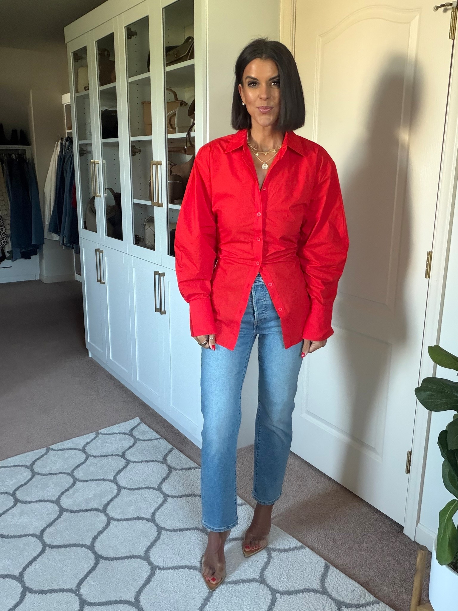 Obsessed with this new button down! Size xs 
Jeans size 26 (sized up one) 

#LTKSaleAlert #LTKstorytime #LTKootd