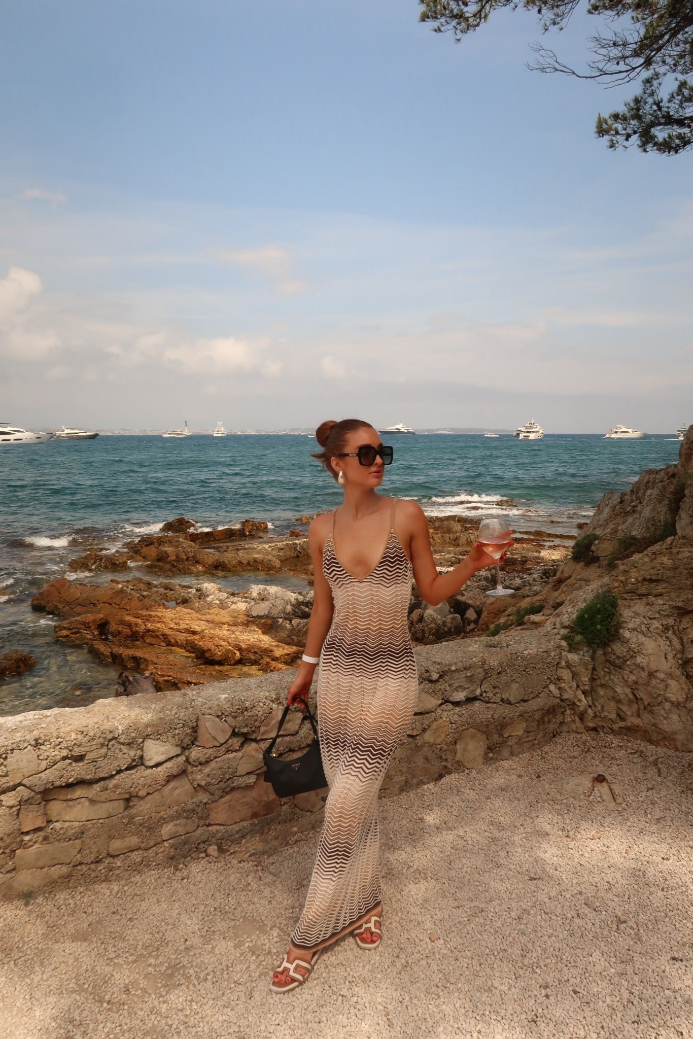 Beach club outfit in Cannes, France 🤎