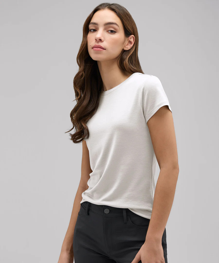 Women's Slim Merino Crew Neck T-Shirt | Unbound Merino | Unbound Merino