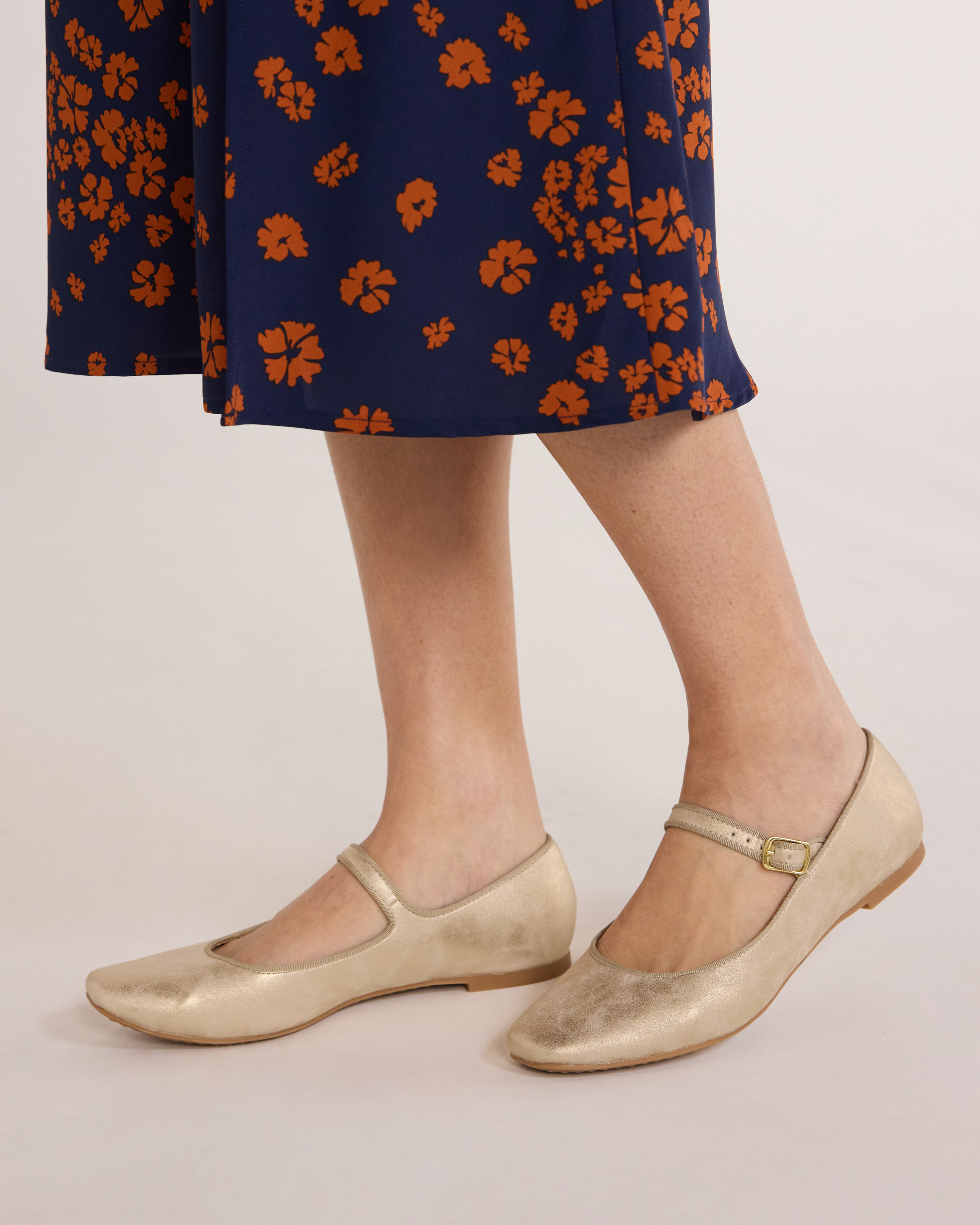 Time and Tru Women's Faux Leather Mary Jane Flats, Sizes 6-11 - Walmart.com | Walmart (US)