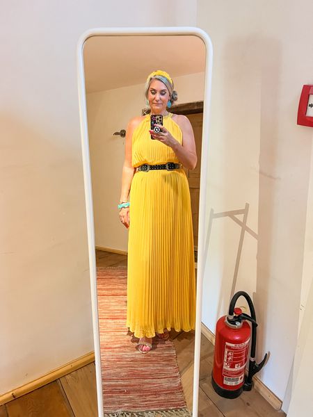 Outfits of the week 

Wedding Day! Wearing a yellow tall pleated gown with diamanté sandals, a yellow headband with pearls and some turquoise accessories. 



#LTKstyletip #LTKeurope #LTKwedding