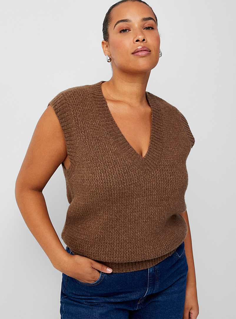 V-neck wavy ribbing sweater vest | Simons