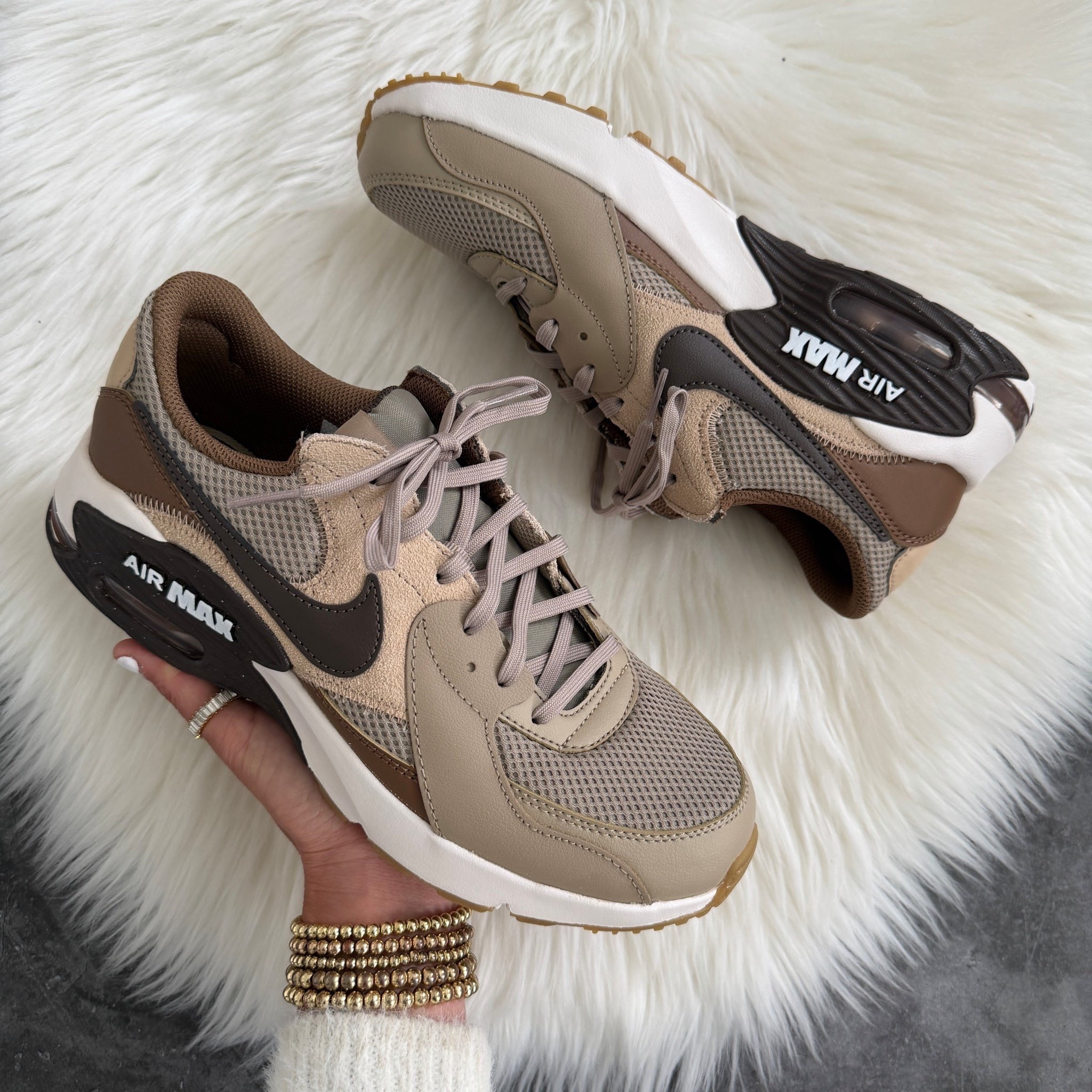 Nike Air Max Excee sneakers runs true to size Khaki / Linen / Mosswood Brown / Baroque Brown