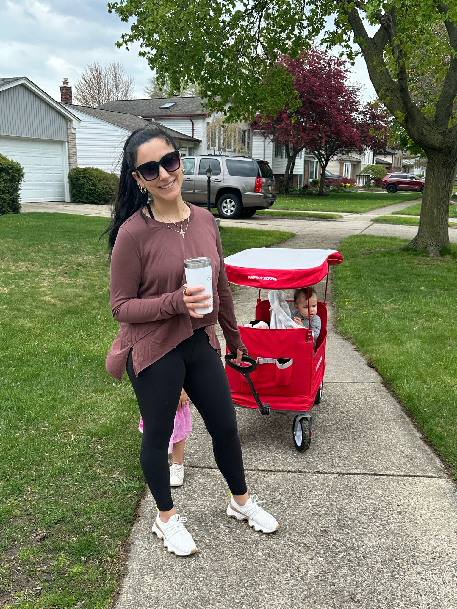 My mom uniform I’m obsessed with rn

#LTKmidsize #LTKU #LTKstyletip