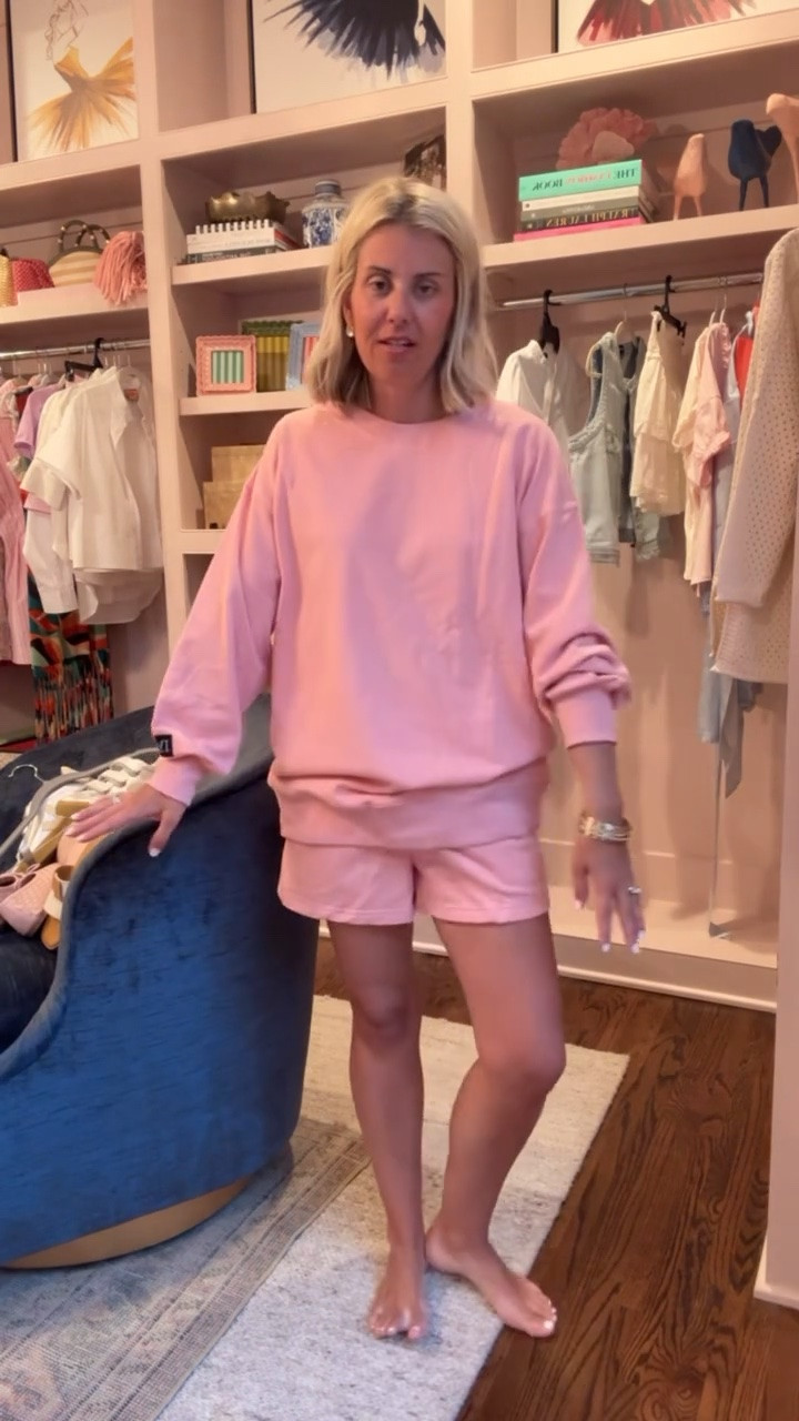 Yall have seen me in this same set in a coral shade. Yes, Kaiser stole that set so I ordered myself the pink. It’s definitely an oversized look… I’m in XS in top and shorts. ￼￼