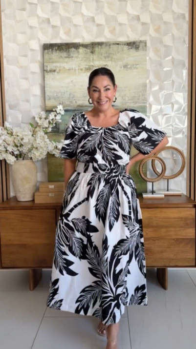 @lovechicos summer dress is great for events and vacation runs true to size, wearing 2 (L/12)