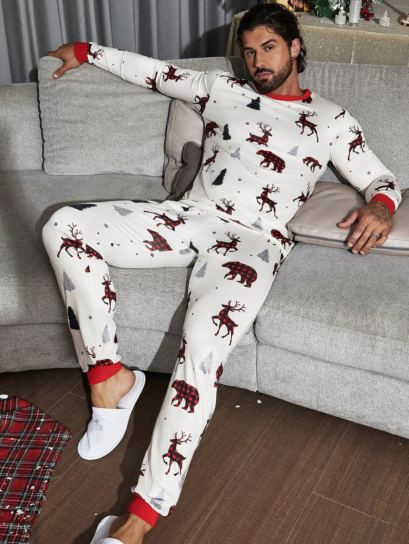 Hombres Conjunto de pijama con estampado de Navidad ribete en contraste | SHEIN