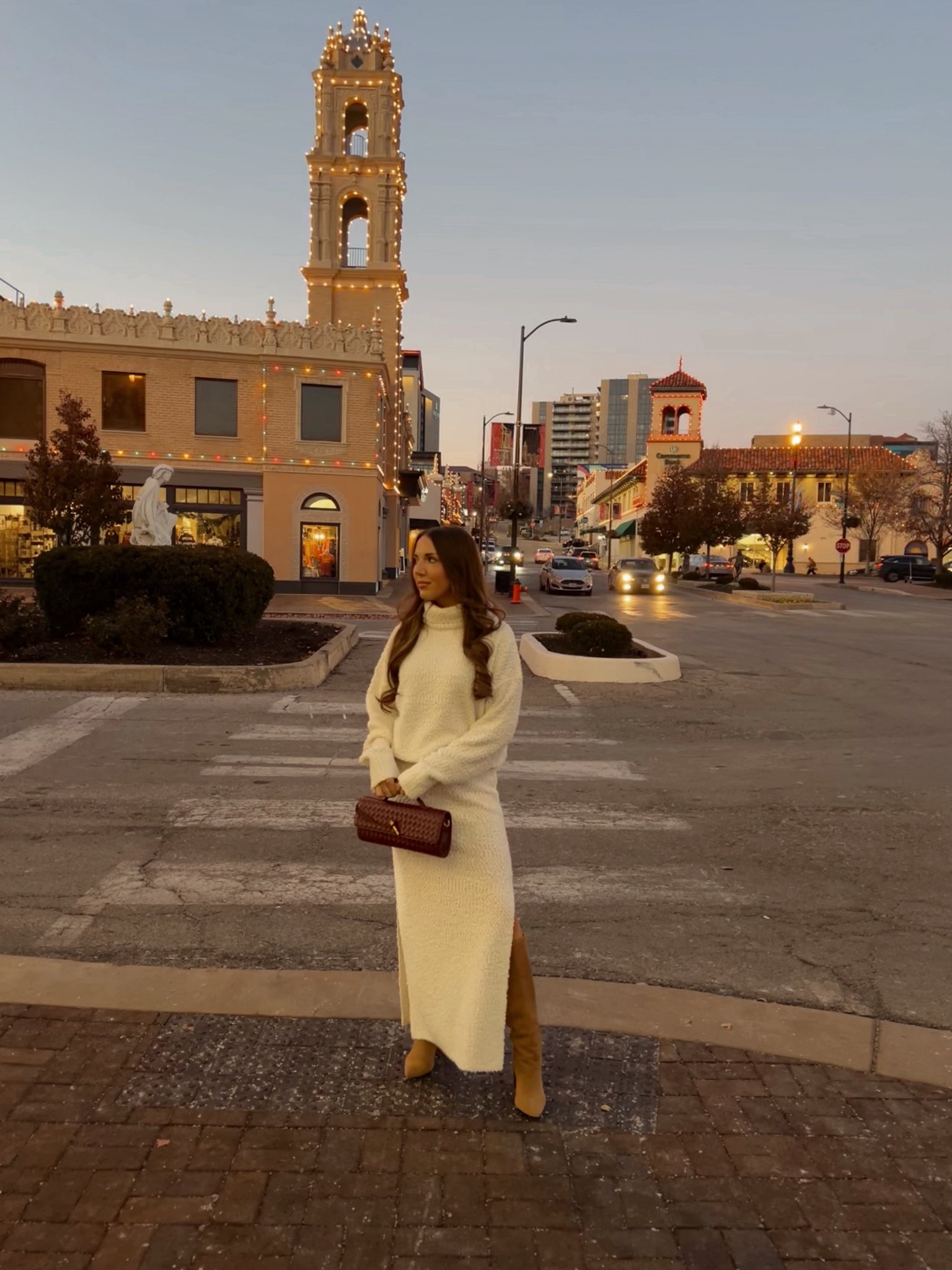 Chic cream set for the holiday season 

#LTKHoliday #LTKootd