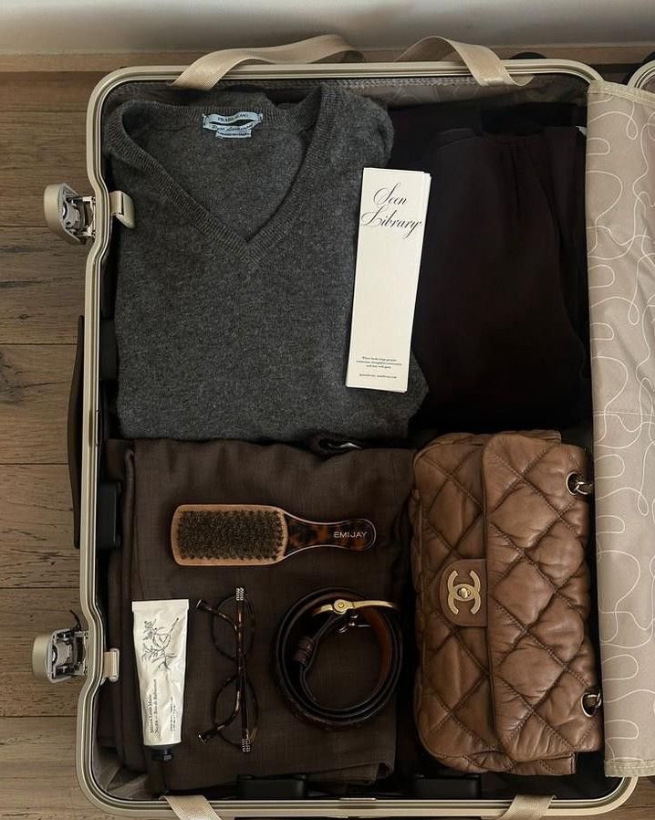 Understated travel

#LTKStyleTip #LTKGiftGuide #LTKSaleAlert