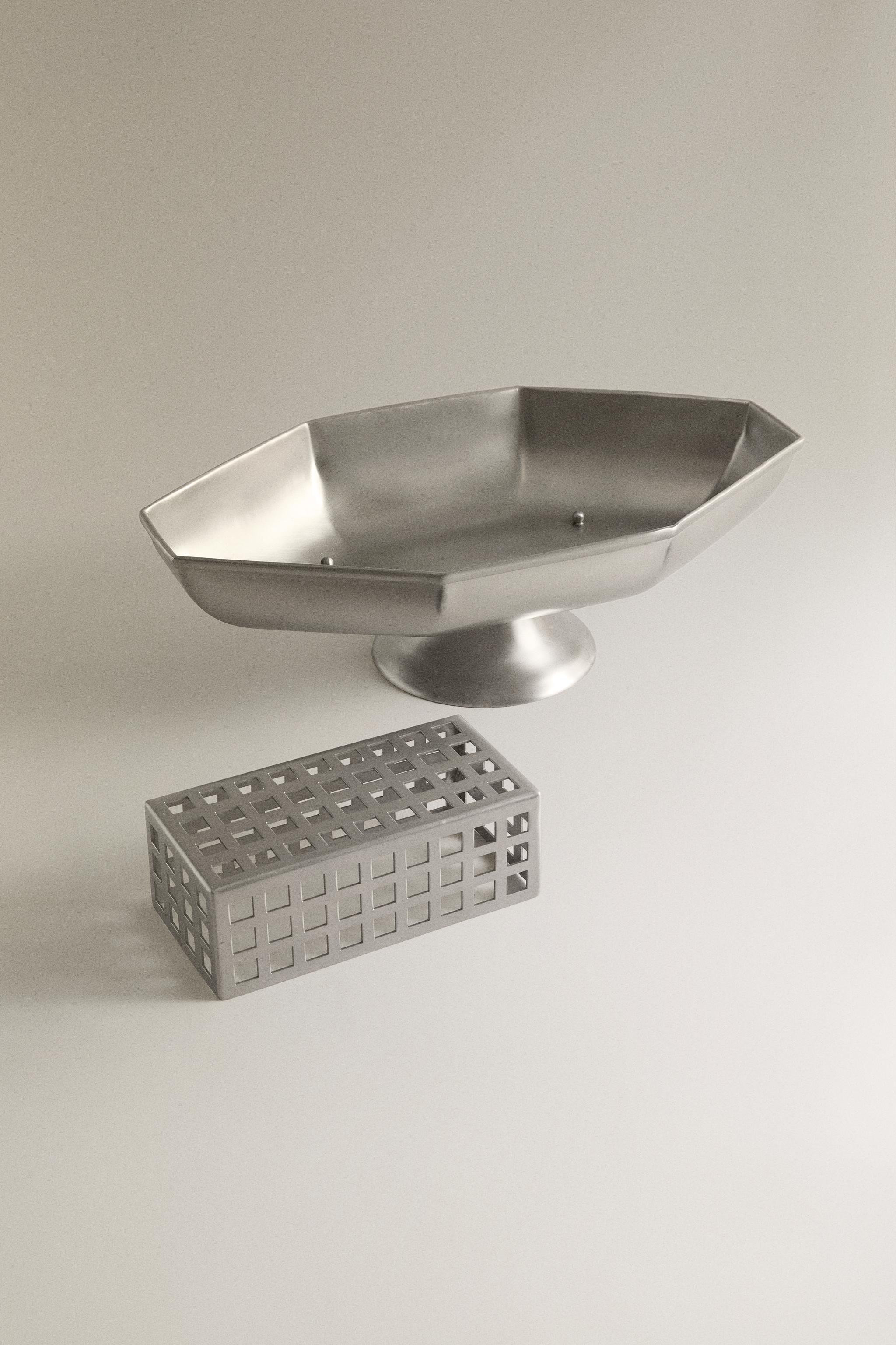 LARGE METAL TRAY | STUDIO MARY LENNOX | Zara UK