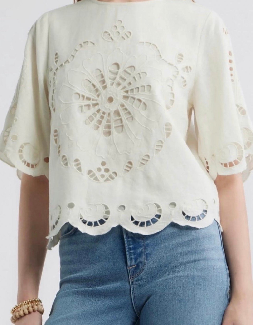 White lace top
Lace top
Spring top 
Vacation