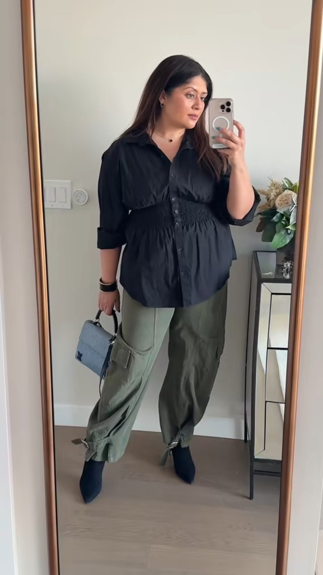 My exact shirt is an oldie from h&M but all of the shirts linked are so similar and super cute!! 

#LTKootd #LTKMidsize #LTKOver40