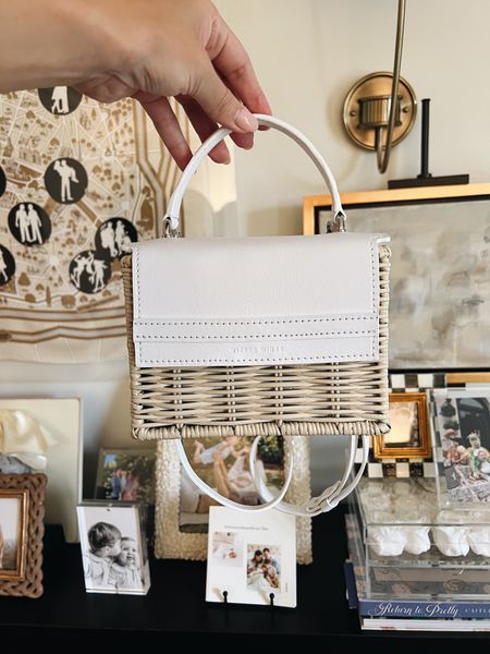 So excited about this Juliet Angus x Wicker Wings bag! The white is absolutely perfect 

#LTKitbag