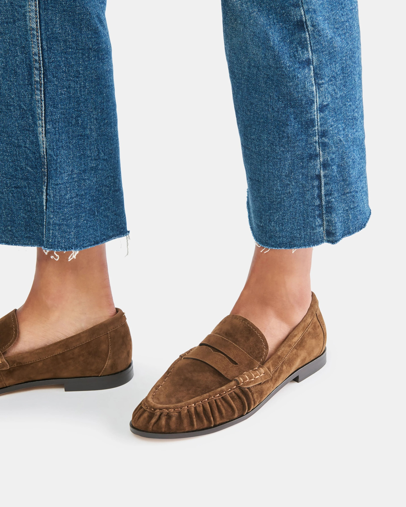 Love these loafers - so perfect for fall!

Fall fashion, fall shoes