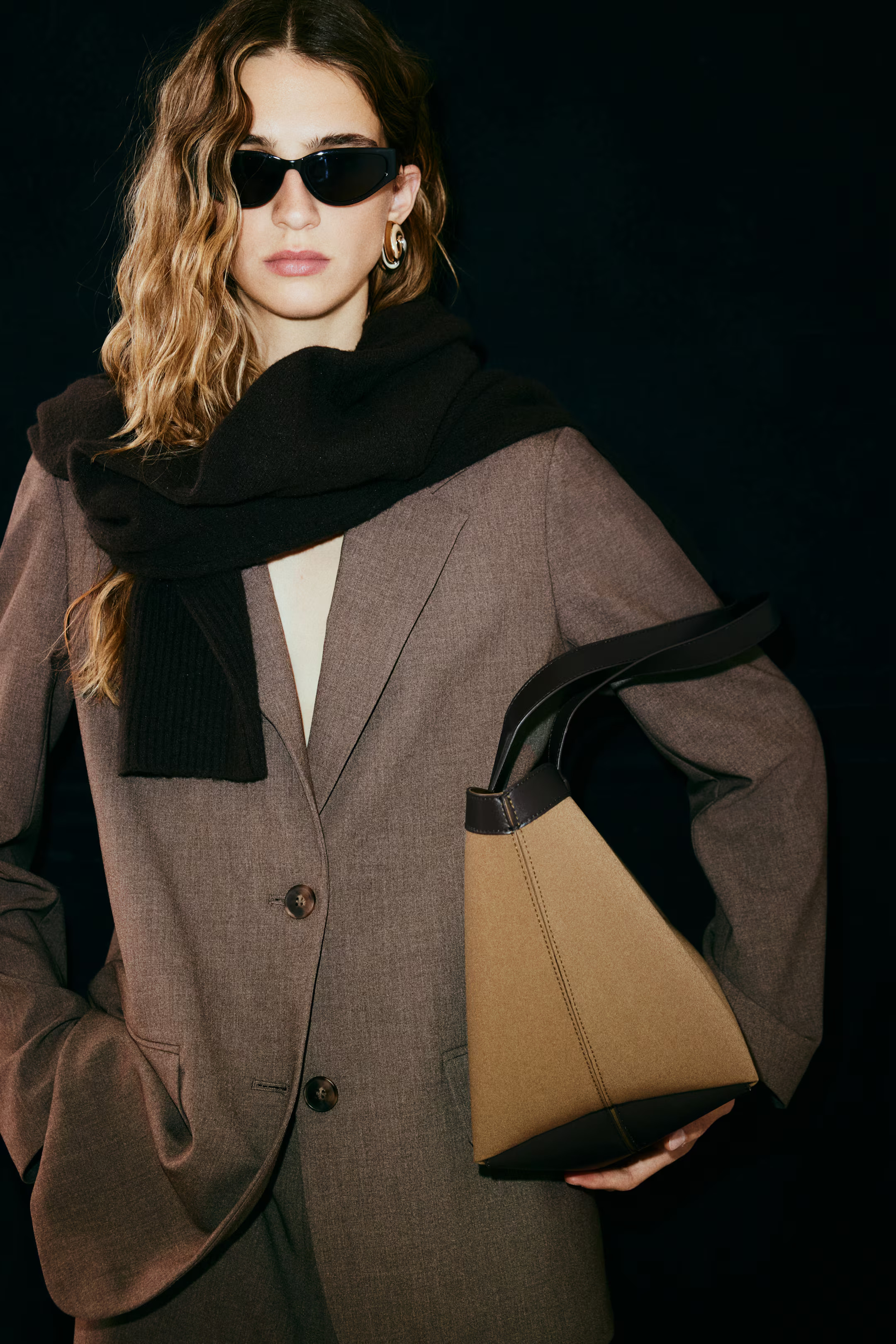 Long blazer - Dark brown - Ladies | H&M GB | H&M (UK, MY, IN, SG, PH, TW, HK)