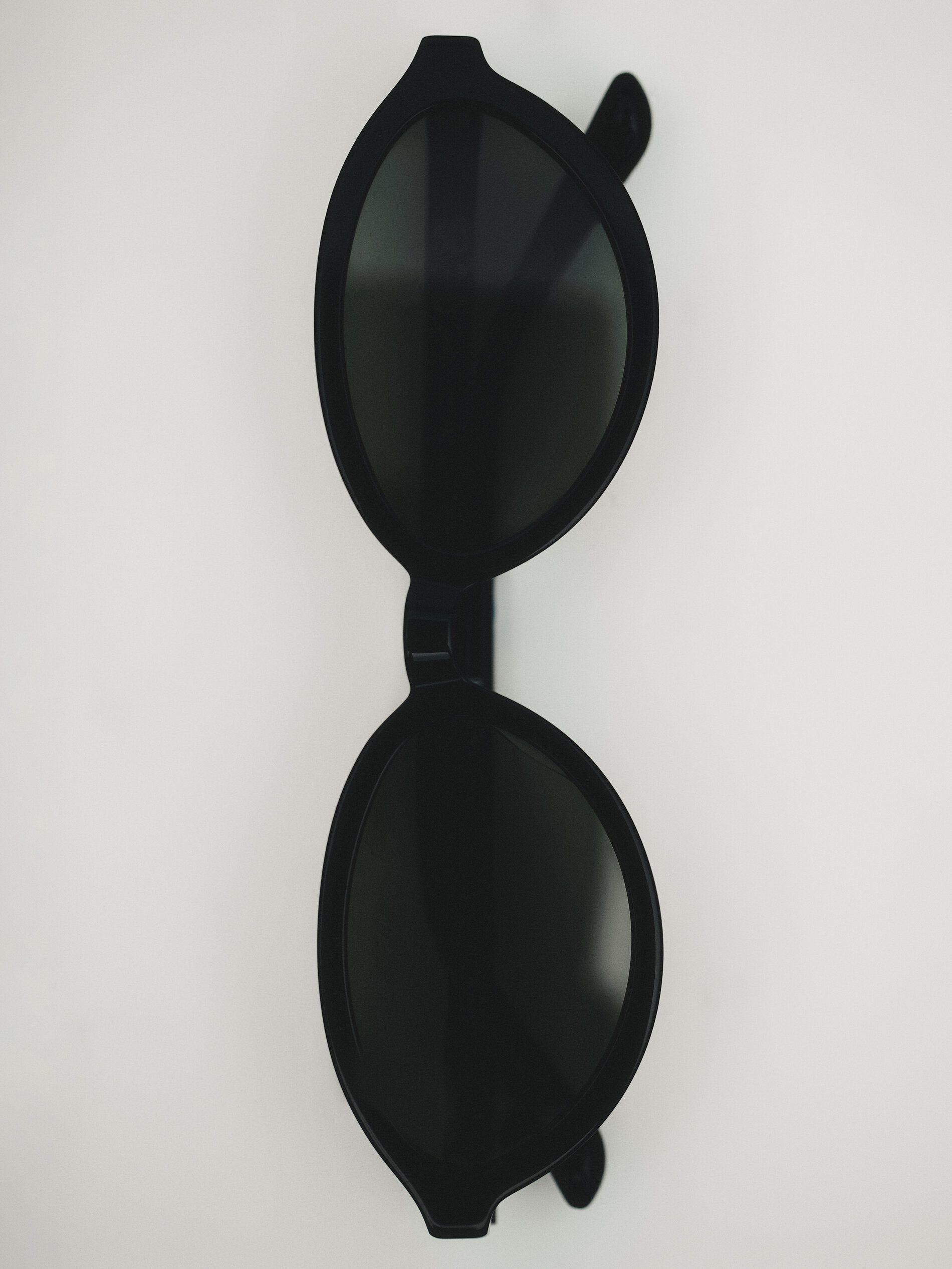 Oval sunglasses | Massimo Dutti UK