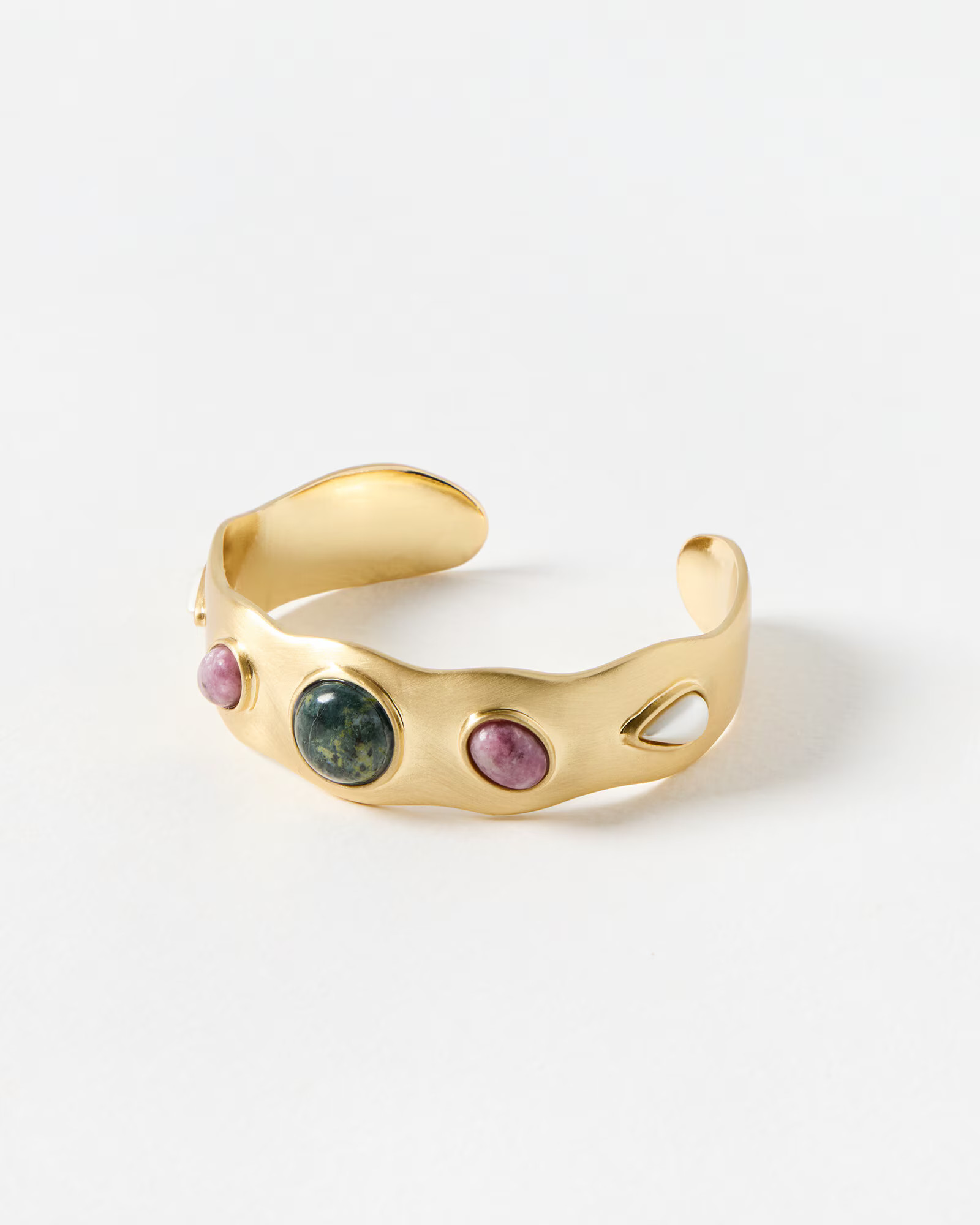 Lestari Stone Inlay Curved Gold Bangle | Oliver Bonas | Oliver Bonas (Global)