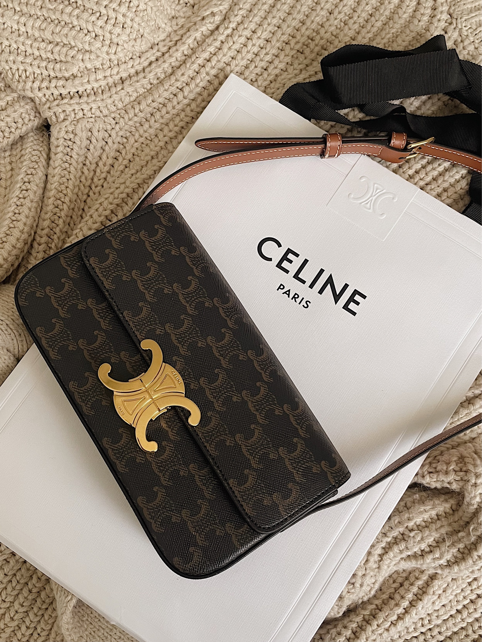Celine baby. The cutest little shoulder bag we all need in our closets  

#LTKparties #LTKitbag