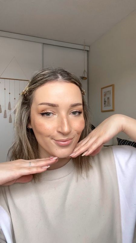 Everyday glowy full coverage makeup routine for pale skin using both high end and drugstore products.

Makeup tutorials, faux freckles makeup, fair skin makeup, spring makeup


#LTKstyletip #LTKbeauty #LTKFind
