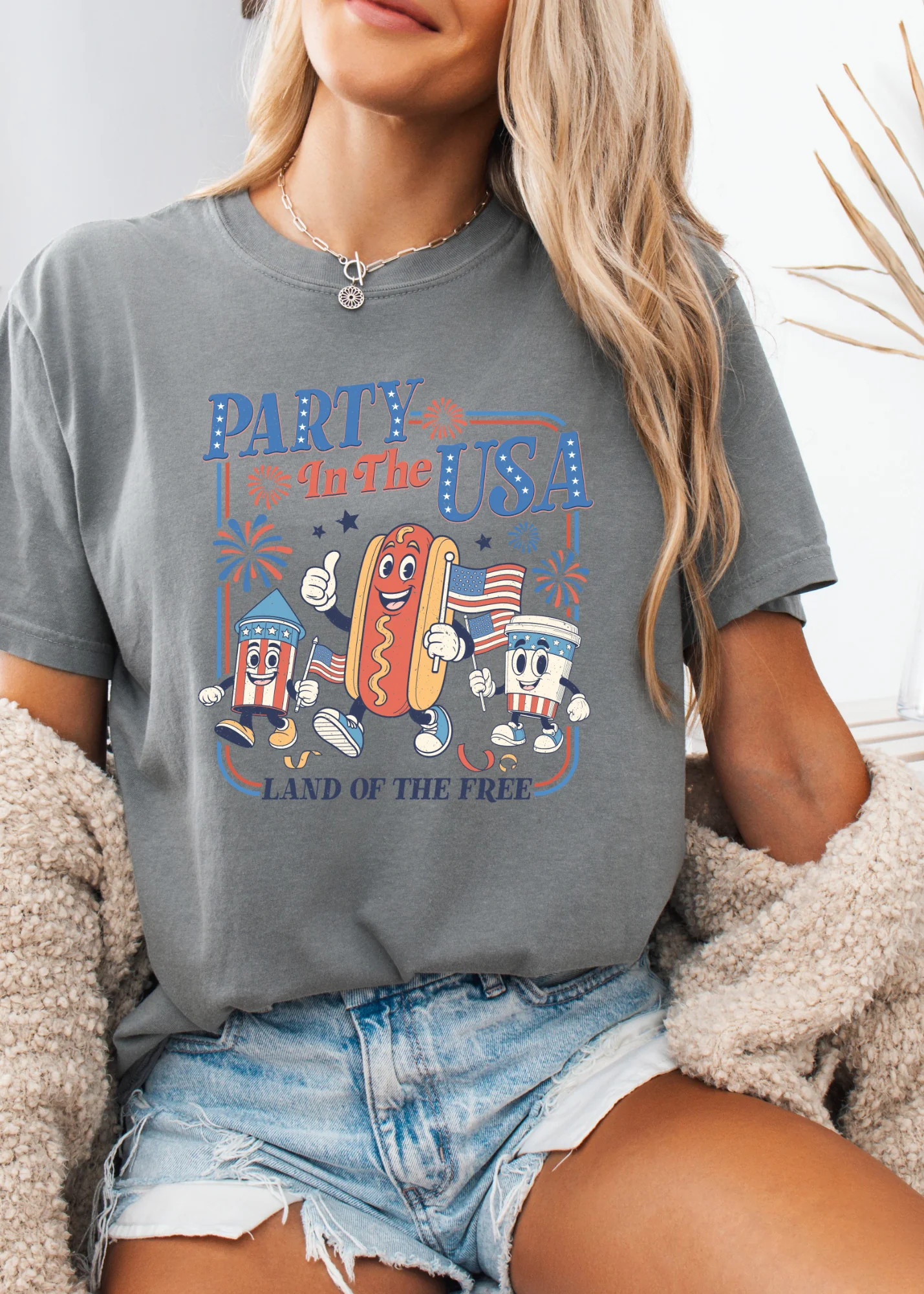 Party in the USA Graphic Tee | Willow Boutique