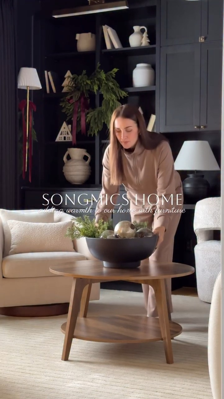 Our moody home office | sitting room needed some warmth & these tables from the MAEZO collection were the perfect addition!

I still can’t believe the price on these gorgeous tables! Comment SHOP for links 🔗 

@songmicshome | #songmicshome 

#amazonfinds 
#organicmodern 
#moderntraditional 
#christmasinspo 
#christmashomedecor 
#christmasdecor