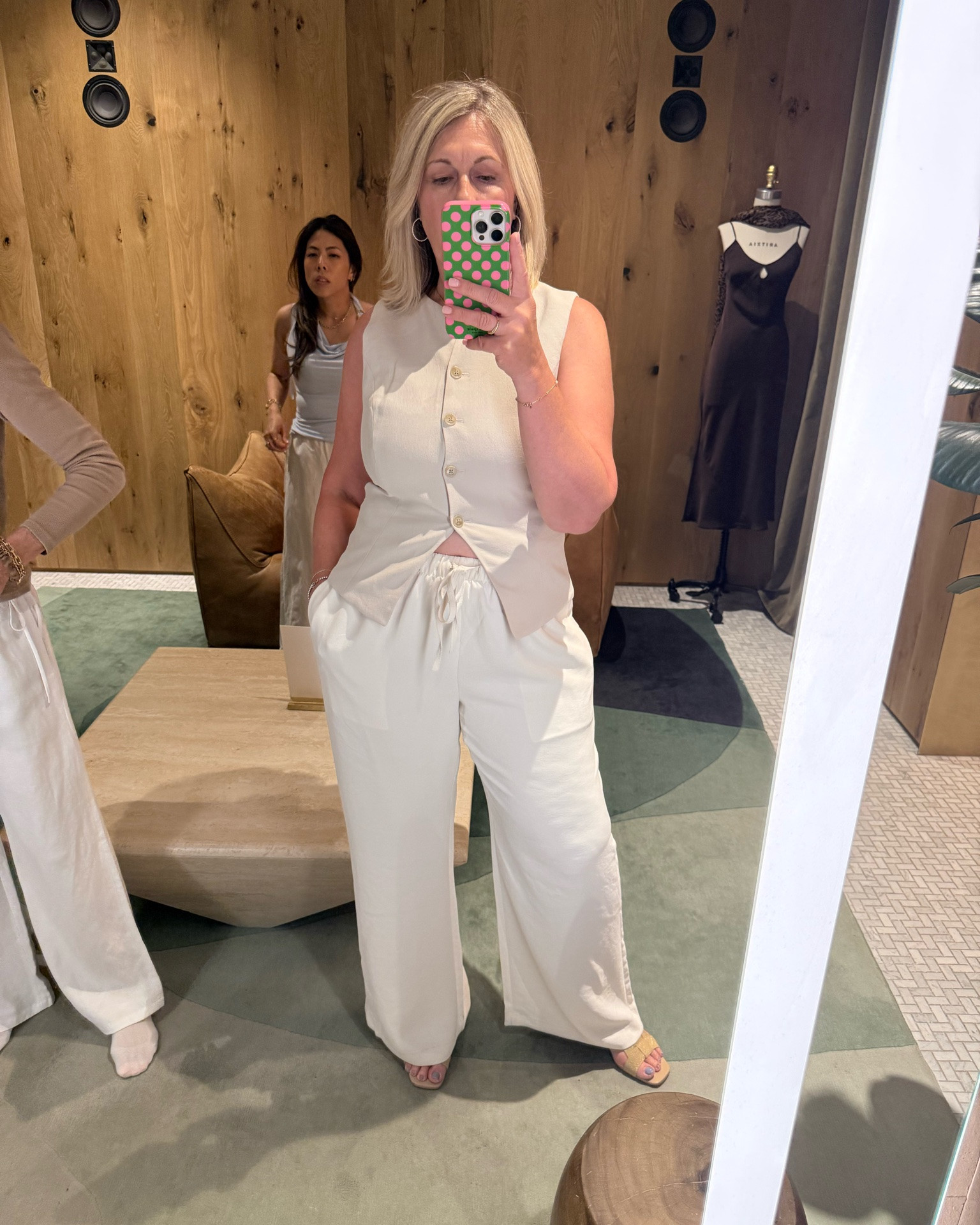 Come with me to Aritzia during the clientele sale. 
So many amazing pieces at Aritzia, and now you can get them on sale.  See my Instagram post for all the sizing.

#LTKover50style #LTKmidsize