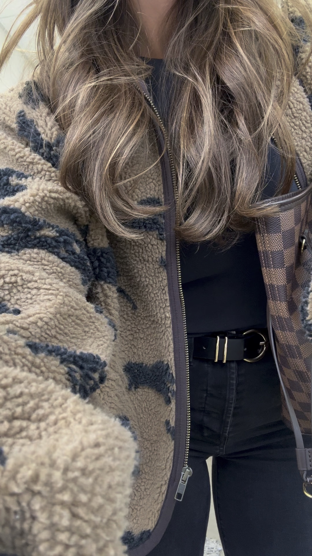 OOTD at work on a fall day, jeans are old blank NYC but linked similar pair by Levi 

#LTKSeasonal