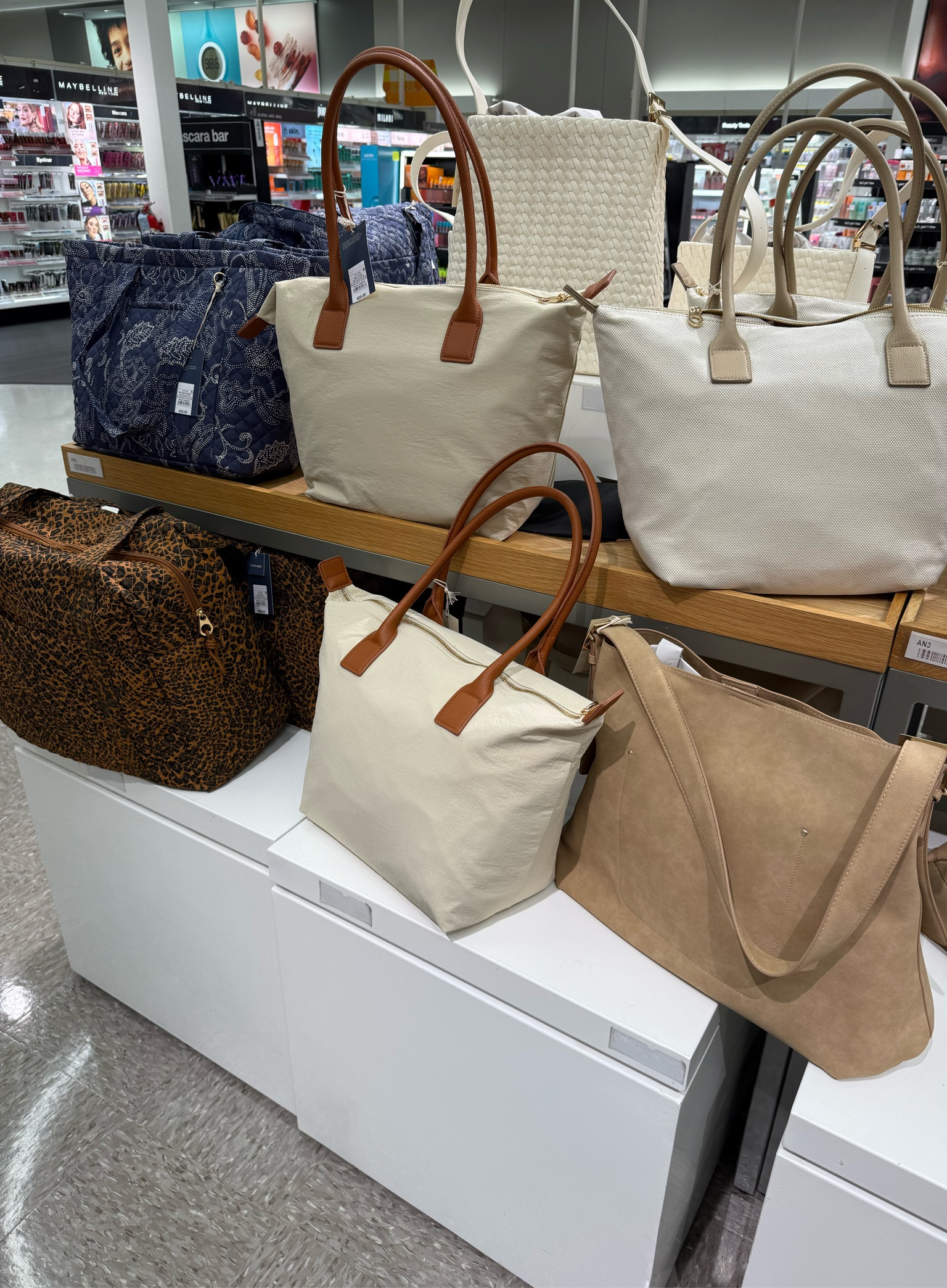 Fall totes 🍂🍁

#LTKHome #LTKSeasonal #LTKFindsUnder50