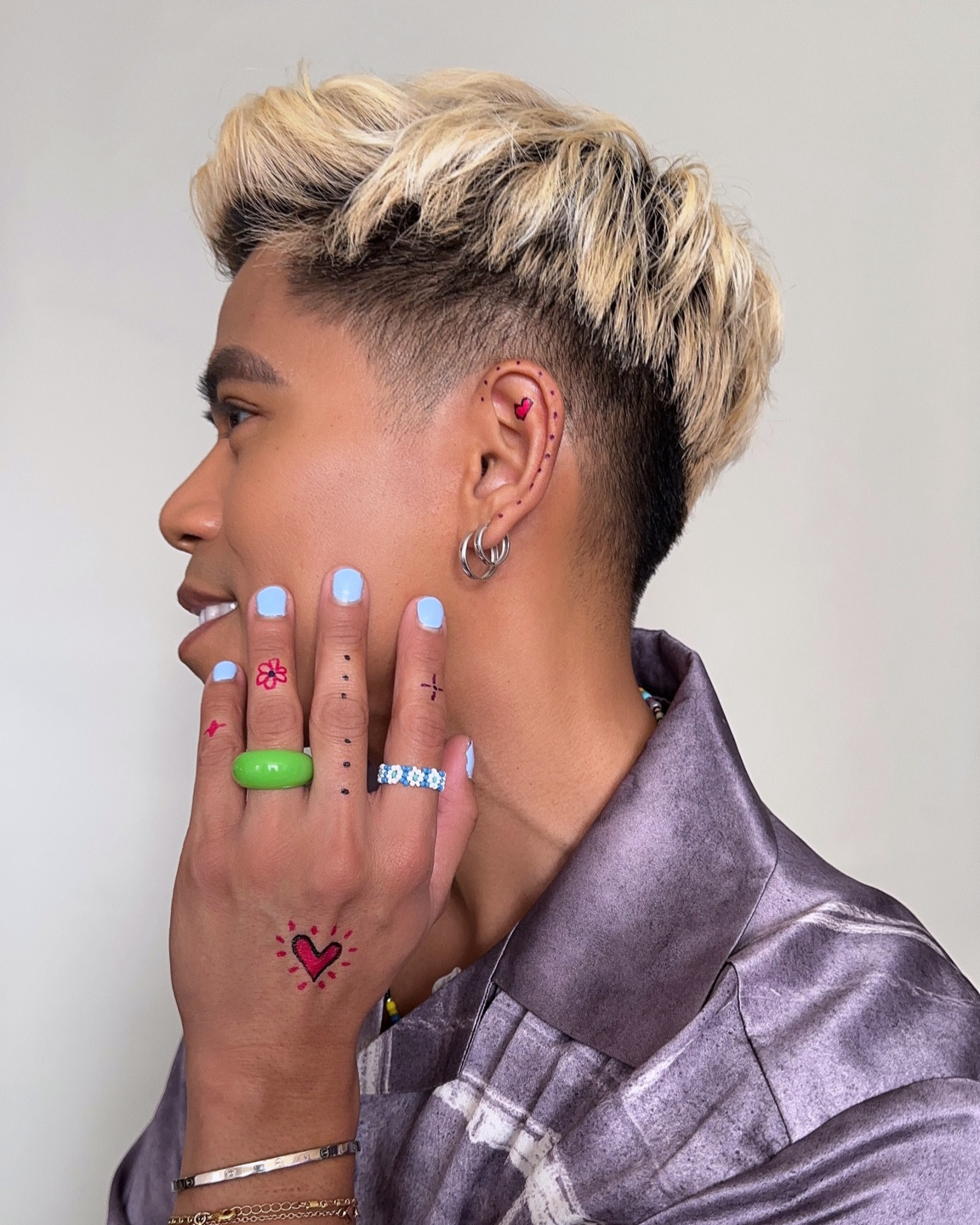 Having some fun with @bodymark this festival season! Their new festival kit comes with 4 colored markers and stencils so you can go wild and tatt yourself up. It’s the best way to add a personal touch to all your festival fits and best of all it’s only temporary so you can switch up your style as often as you like! What do you think of my designs?

#BodymarkPartner #MarkYourStyle #Bodymark #Festival #FestivalSeason #Music 

#LTKmens #LTKFestival