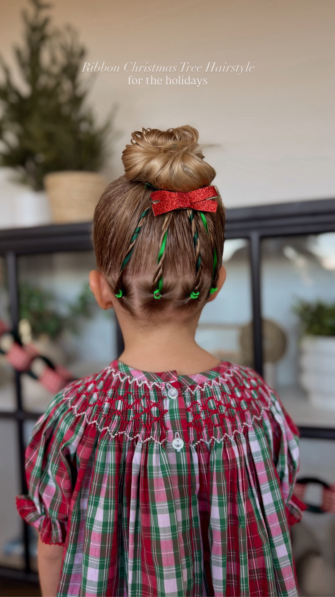 Twisted ribbon Christmas tree hairstyle 🎄