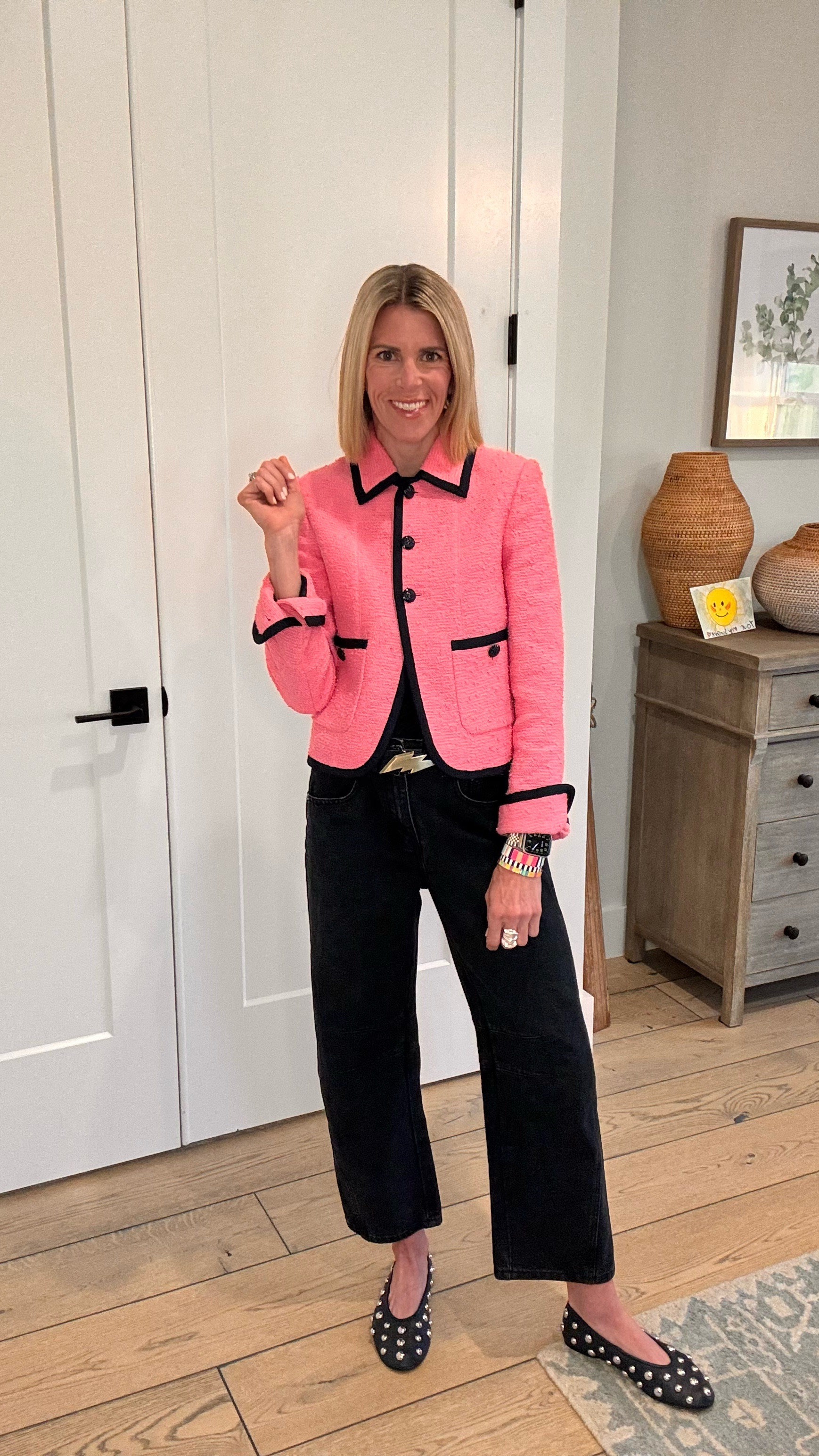 Styling a polished lady like jacket with more edgy jeans and accessories 🩷🖤 for a great wear to work look that has a different vibe to it!! And an added BONUS this is a true high low look!!! 

#LTKWorkwear #LTKOver40 #LTKStyleTip