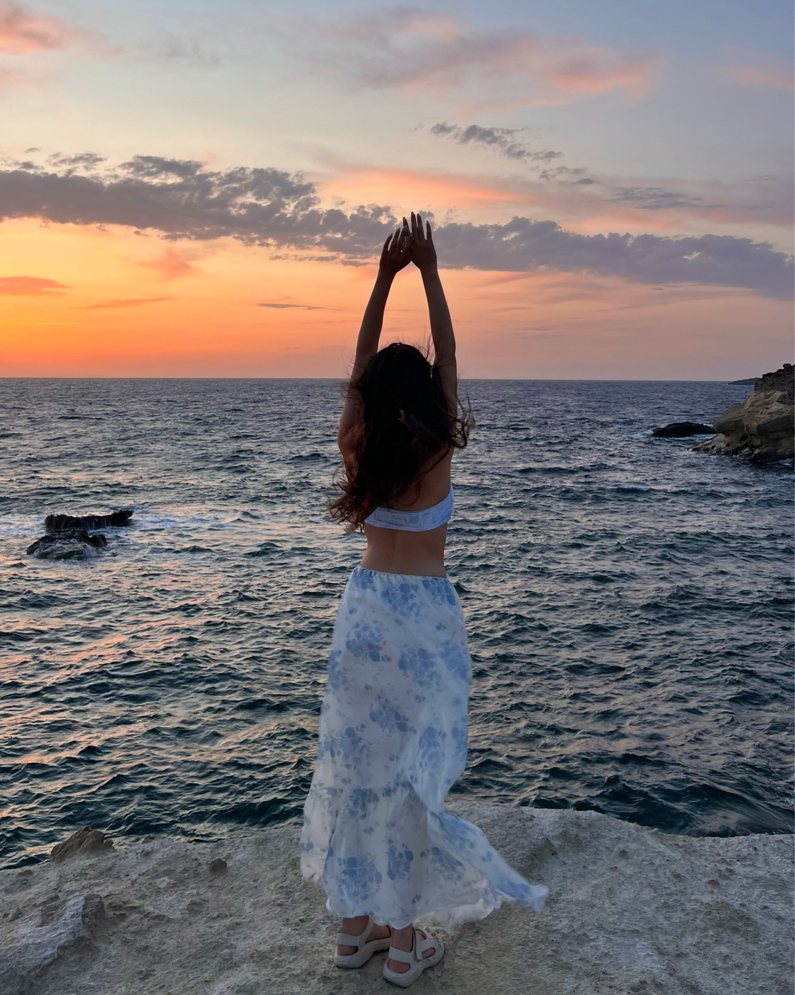 blue floral maxi skirt 

princess polly code: ANYA20 