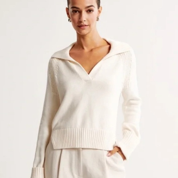 Abercrombie & Fitch Notch-Neck Sweater in Cream | Poshmark