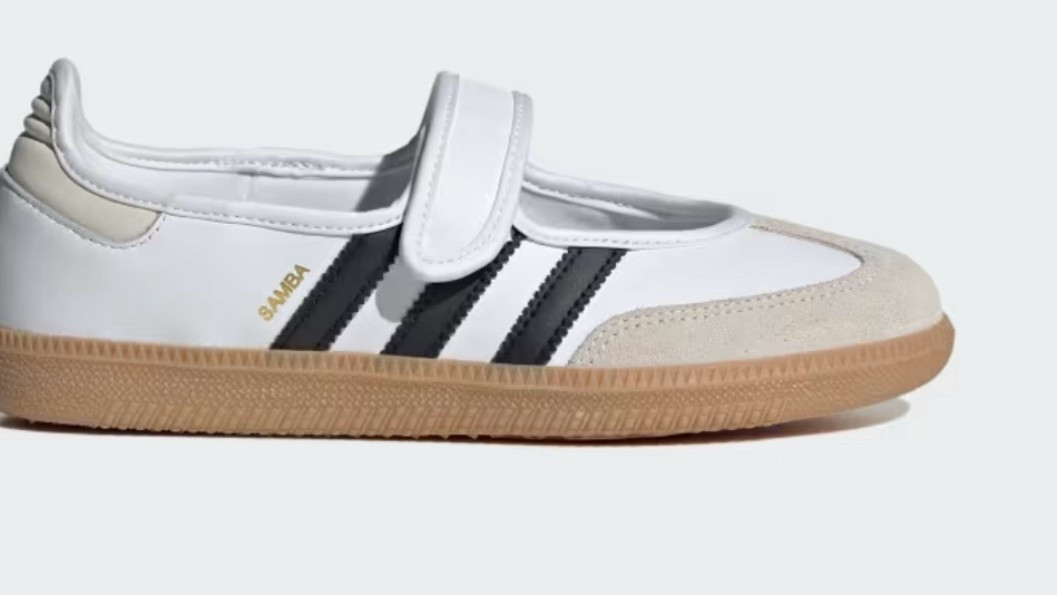 The IT sneaker that’s selling out everywhere! 

#LTKShoeCrush #LTKSeasonal #LTKStyleTip