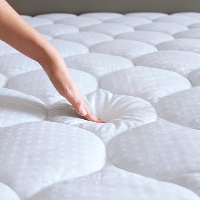 Mattress Pad Queen Mattress Topper - Quilted Fitted Cooling Queen Mattress Pads - Overfilled with... | Amazon (US)