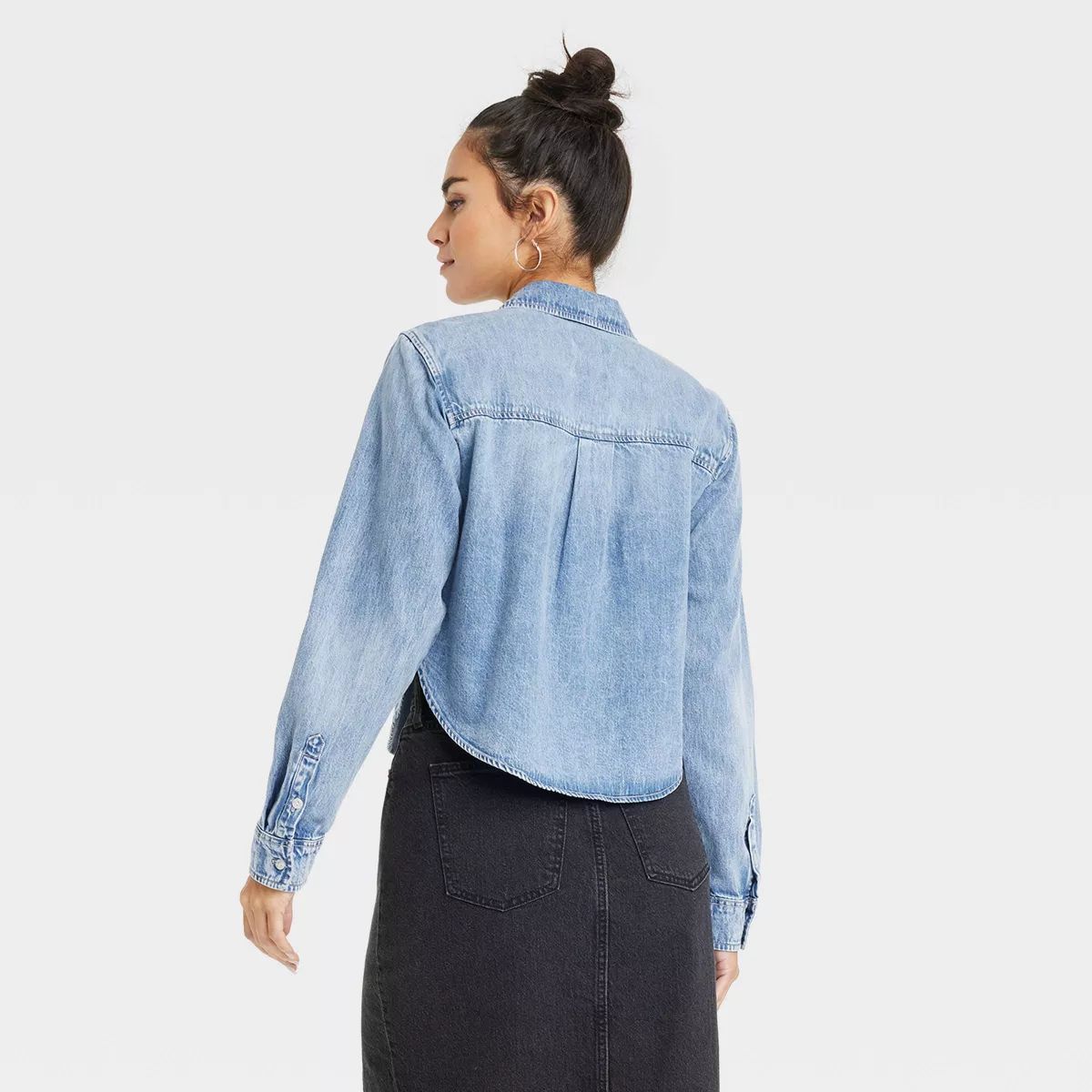 Women's Long Sleeve Collared Cropped Button-Down Shirt - Universal Thread™ Indigo | Target