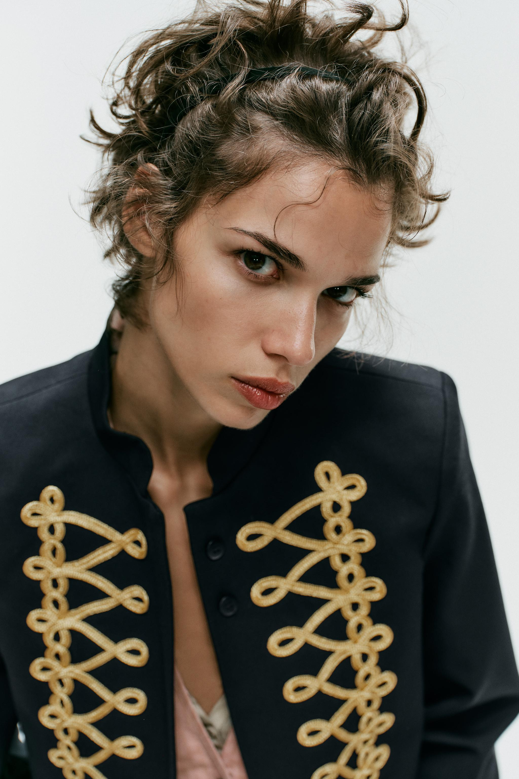 CROPPED FROG FASTENING BLAZER | Zara UK