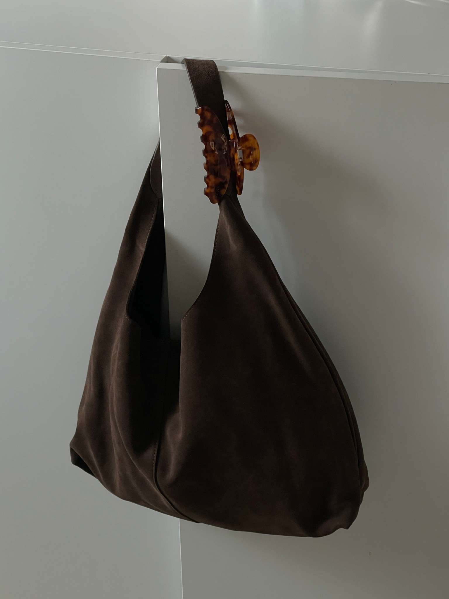 앤아더스토리즈 스웨이드배ㄱ

#LTKasia #LTKkorea #LTKbag