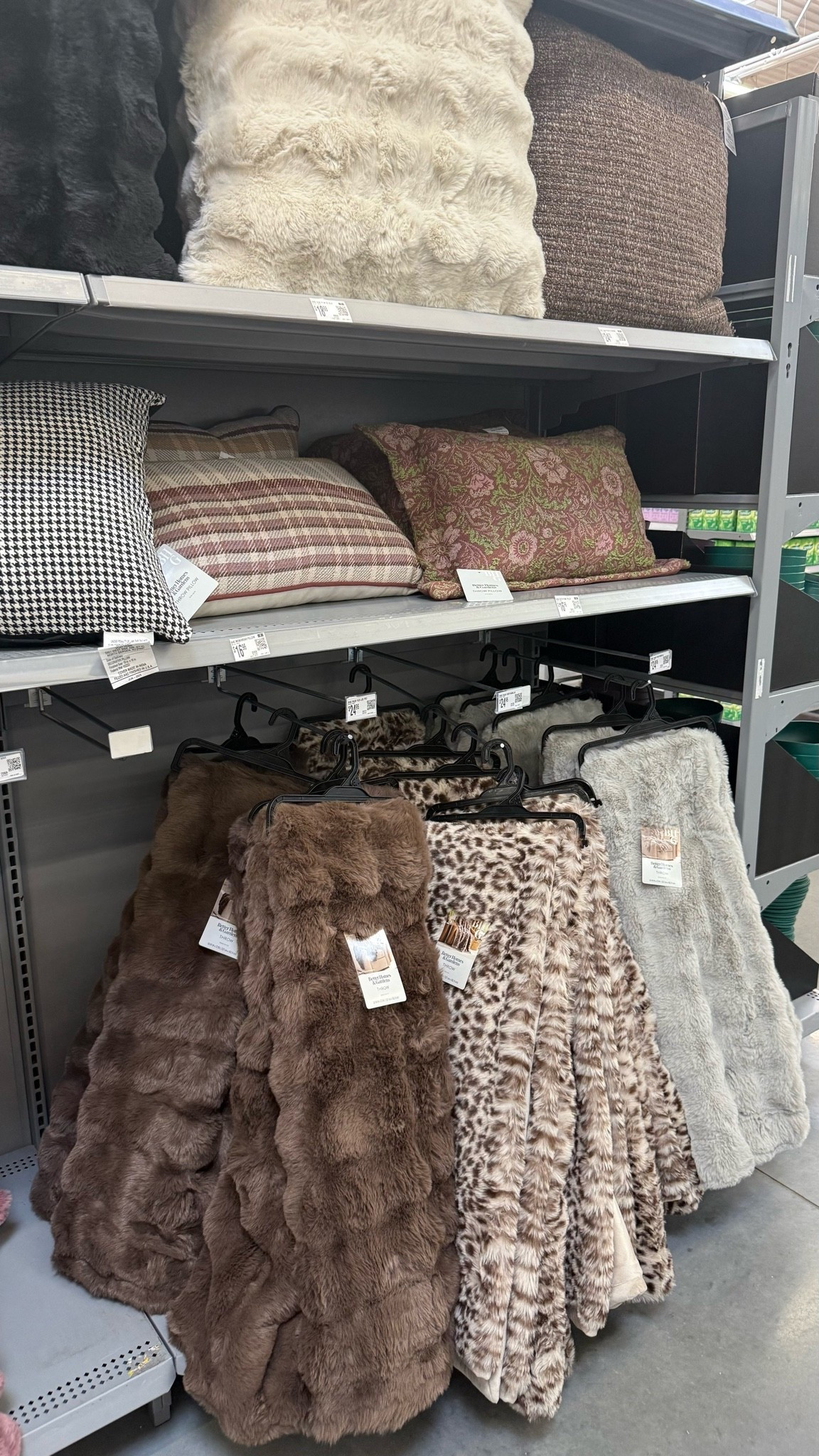 Walmart’s cozy fall section is calling my name! The patterned pillows + faux fur throws are such an easy way to give your space a fall refresh.

Walmart fall decor - fall throw pillows - faux fur blanket - cozy home finds - fall living room - affordable fall decor